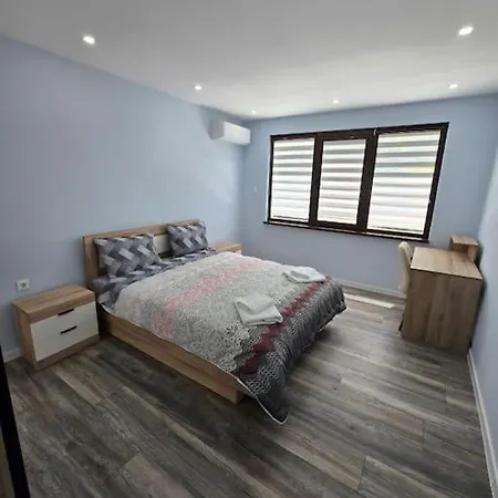 модерен в гр *