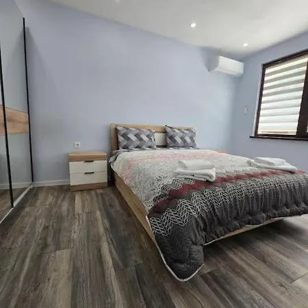 Апартамент модерен в гр *