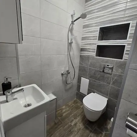 модерен в гр *