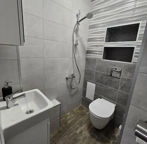 модерен в гр *