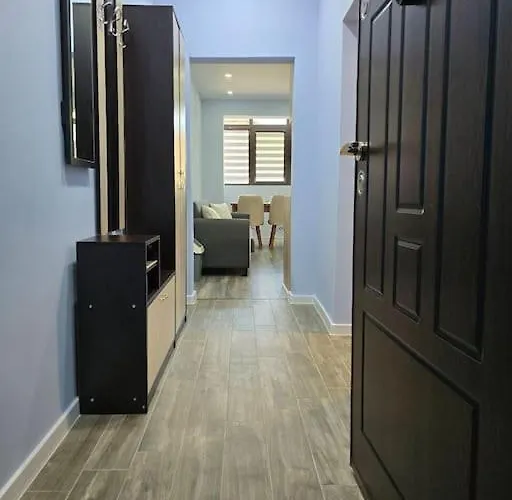 модерен в гр * אלנה